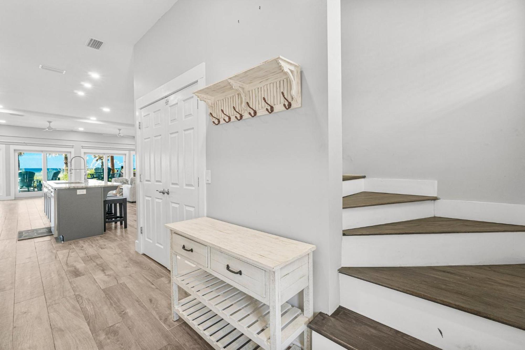 Beachside West Apartment *